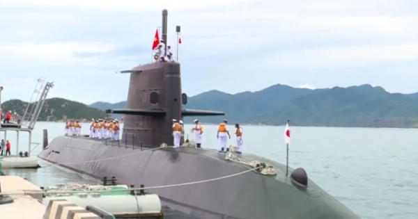 Khánh Hòa: Tàu ngầm huấn luyện Kuroshio Nhật Bản cập cảng quốc tế Cam Ranh