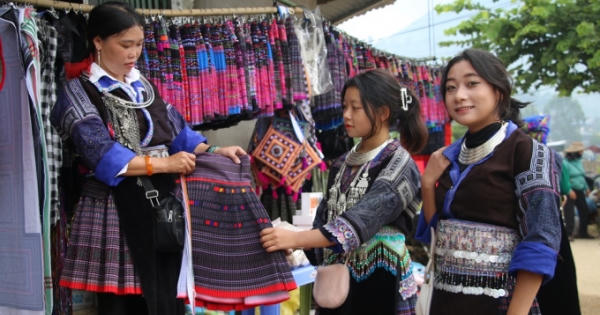 Mường La giữ gìn phát huy bản sắc văn hoá dân tộc Mường La giữ gìn phát huy bản sắc văn hoá dân tộc