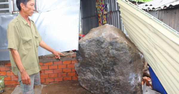 Kiên Giang: Tảng đá nặng hàng tấn rơi xuống nhà dân, nhiều người thoát chết