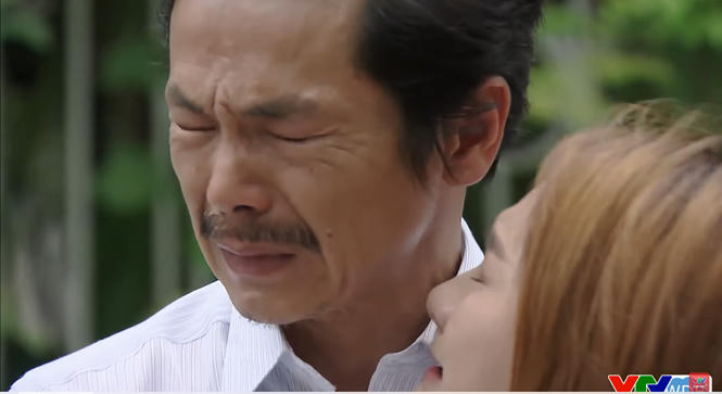Xót xa cảnh ông bố sang nhà thông gia xin Anh Thư về nhà mình sau khi chứng kiến Vũ đi với gái