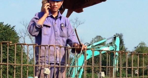 Hà Tĩnh: Hai công nhân liều mình cứu người phụ nữ đuối nước