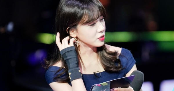 MC nổi tiếng, xinh như mộng của Hàn Quốc bị nghi nhiễm Covid-19 MC nổi tiếng, xinh như mộng của Hàn Quốc bị nghi nhiễm Covid-19