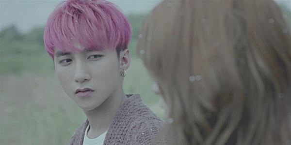 Sơn Tùng: "Không còn yêu thì nên buông đôi tay nhau ra".