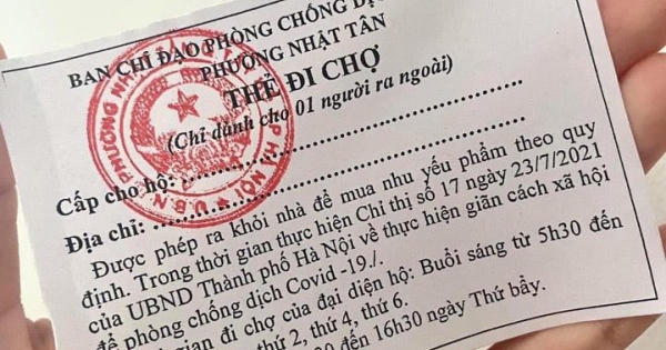 Quận đầu tiên ở Hà Nội phát thẻ đi chợ cho người dân