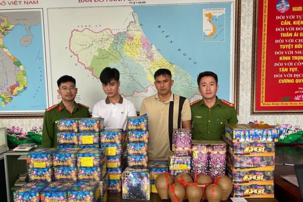 Triệt phá đường dây buôn bán pháo nổ "khủng" qua Telegram Triệt phá đường dây buôn bán pháo nổ "khủng" qua Telegram