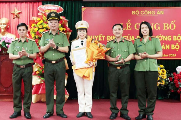 Trung tá Võ Thị Hồng Hướng giữ chức vụ Phó Giám đốc Bệnh viện 199