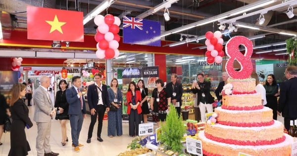 Tổng Lãnh sự quán New Zealand thăm và làm việc tại WinMart