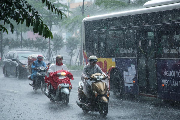 Miền Bắc chuẩn bị đón đợt không khí lạnh mới kèm mưa giông mạnh
