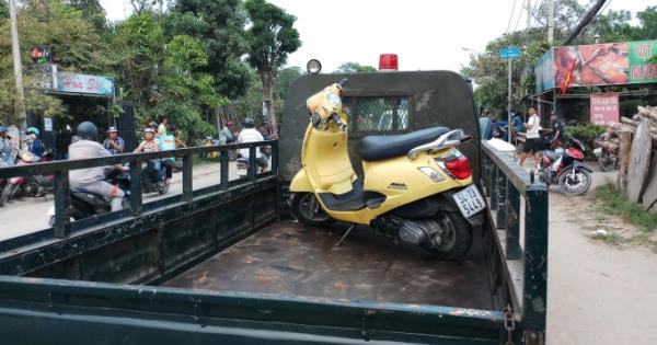 TPHCM: Tông trúng lề đường, cô gái trẻ bị xe ben cán tử vong