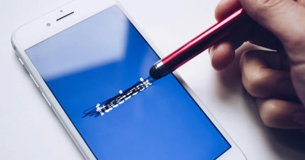 Tôi xóa Facebook và thấy cuộc sống hạnh phúc hơn