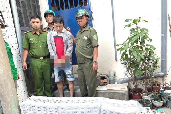Đồng Nai: Bắt 2 vụ vận chuyển hàng ngàn bao thuốc lá nhập lậu