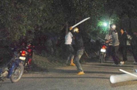 Huế: “Hỗn chiến” trên phố, 1 người bị đâm thấu tim