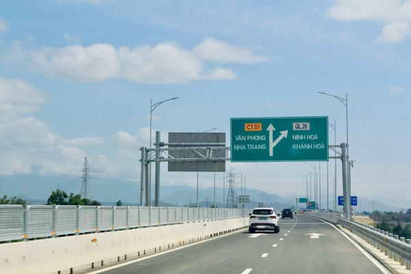 Yêu cầu khẩn trương khắc phục bất cập trên cao tốc Vân Phong - Nha Trang