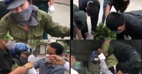 Clip người phụ nữ bán rau di động cầm dao gào thét tuyệt vọng cầu xin lực lượng chức năng