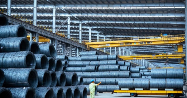 Hòa Phát sản xuất gần 1,8 triệu tấn thép sau 4 tháng, giảm 39% so với cùng kỳ
