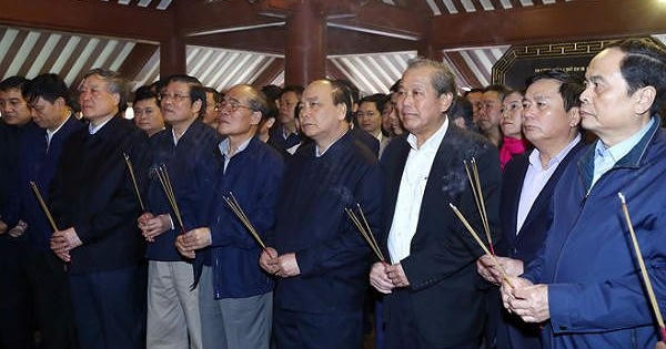 Thủ tướng dâng hương tưởng nhớ Chủ tịch Hồ Chí Minh Thủ tướng dâng hương tưởng nhớ Chủ tịch Hồ Chí Minh