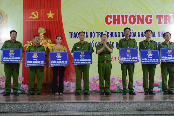 Nhiều hoạt động xã hội tình nghĩa được Cục C10 thực hiện tại Kiên Giang