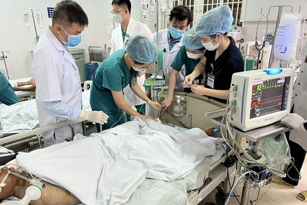 131 ở Gia Lai người nhập viện cấp cứu sau tiệc tân gia