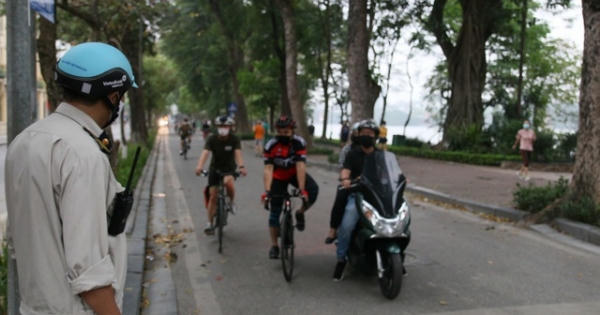 Đi thể dục không đeo khẩu trang, nhiều người bị xử phạt Đi thể dục không đeo khẩu trang, nhiều người bị xử phạt