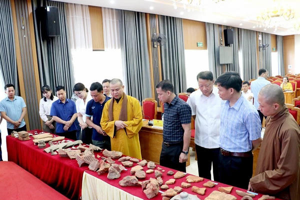 Hàng chục nghìn hiện vật cổ được phát hiện tại Hà Giang