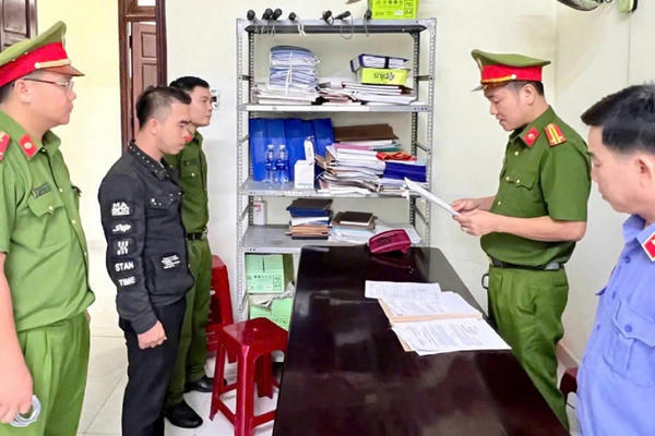 Tạm giam nguyên phó chỉ huy trưởng quân sự do nhận tiền giúp hoãn nhập ngũ