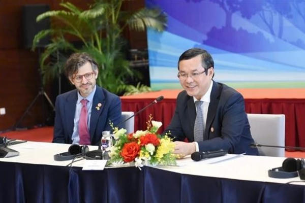 Giáo dục cần trở thành một “hệ sinh thái học tập mở”