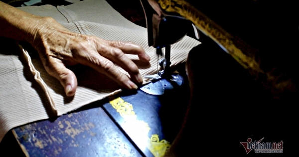 Cụ bà 40 năm may quần áo cho trẻ em nghèo