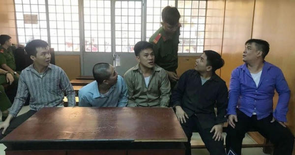 Vừa ra tù lại 'xộ khám'