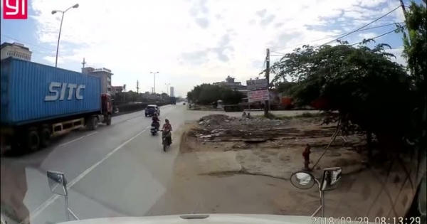 Clip vặt gương "hung thần" trong nháy mắt