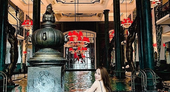 Diện bikini khoe vòng eo 55cm, Quỳnh Nga khiến fan dụi mắt vài lần