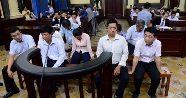 Vụ 9.300 hộp thuốc ung thư 'không chữa bệnh cho người“: Bắt tạm giam nguyên PTGĐ VN Pharma Vụ 9.300 hộp thuốc ung thư 'không chữa bệnh cho người“: Bắt tạm giam nguyên PTGĐ VN Pharma