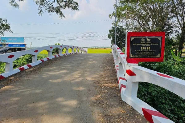 Cầu bê tông "xã hội hóa" đang từng bước góp phần thay đổi diện mạo nông thôn vùng ĐBSCL