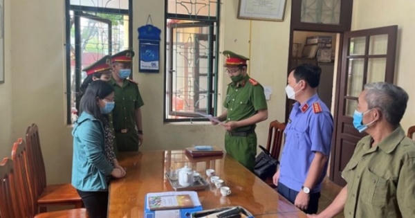 Nhân viên bưu điện chiếm đoạt tiền tỷ của khách hàng