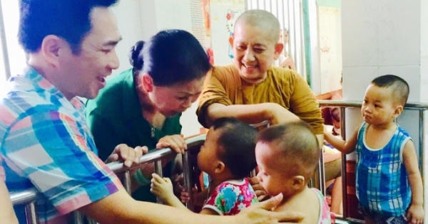 Khánh Ly cúi xuống với quê hương, với phận người và với chính lòng mình