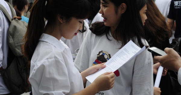 Hãy dừng cuộc đua ra đề thi khó kèm độc, lạ!