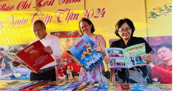 Kon Tum: Khai mạc Hội báo Xuân Giáp Thìn năm 2024