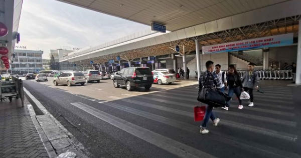 Sân bay Tân Sơn Nhất “dễ thở” ngày 26 Tết