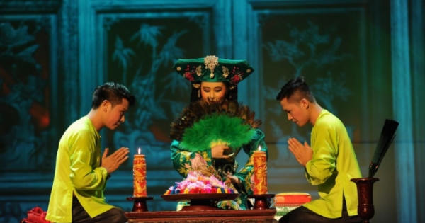 “Mẹ Việt" – Cầm ca chúc Thánh