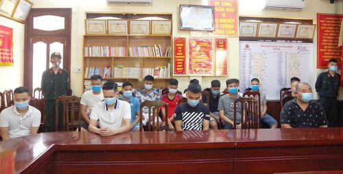 Triệt phá đường dây cá độ qua mạng 200 tỉ đồng, bắt giữ 14 đối tượng