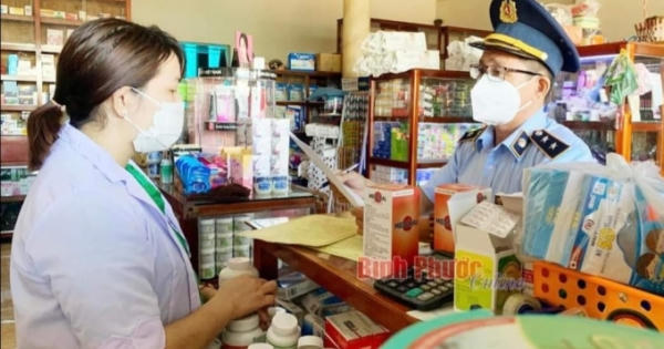 Bình Phước: Quản lý chặt tình trạng “bác sĩ bán thuốc, dược sĩ khám bệnh” Bình Phước: Quản lý chặt tình trạng “bác sĩ bán thuốc, dược sĩ khám bệnh”