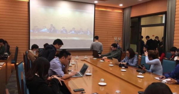 Hà Nội họp khẩn lúc 22h đêm về dịch Covid-19