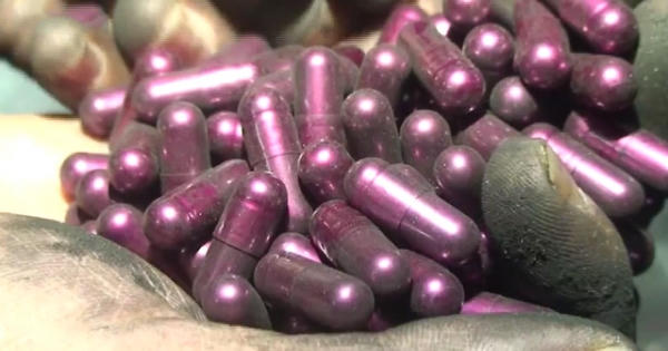 Rùng mình quy trình sản xuất thuốc chữa ung thư làm từ... bột than tre