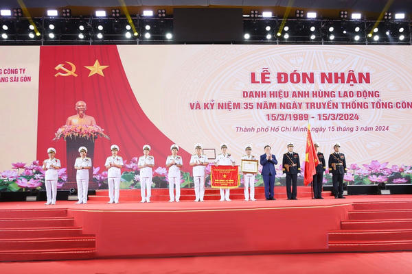 TP.HCM: Tổng công ty Tân Cảng Sài Gòn đón nhận danh hiệu Anh hùng Lao động