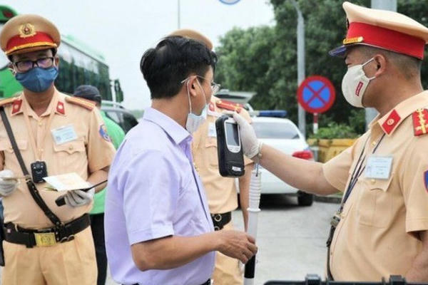 Hai chiều dư luận trước đề xuất giảm mạnh mức phạt tiền đối với vi phạm nồng độ cồn của Bộ Công an