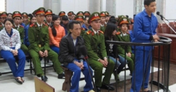 Xét xử vụ án "Tập đoàn ma tuý" bãi rác Thành Công Xét xử vụ án "Tập đoàn ma tuý" bãi rác Thành Công