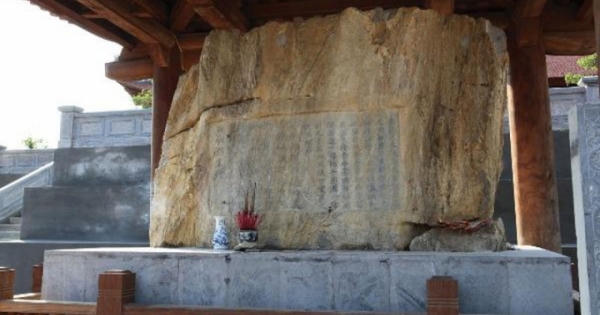 Chiêm bái bảo vật quốc gia ở đền thờ Lê Lợi (Lai Châu) Chiêm bái bảo vật quốc gia ở đền thờ Lê Lợi (Lai Châu)