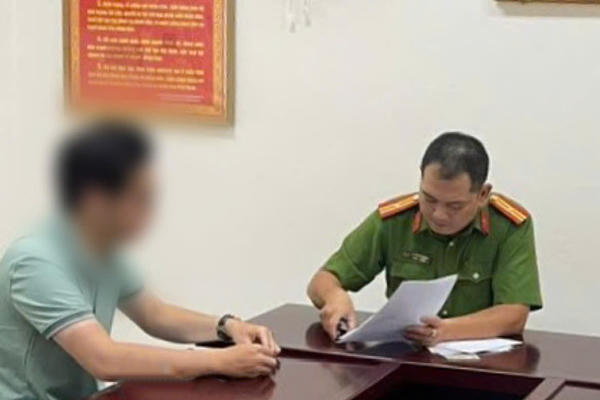 Hà Nội: Nhanh chóng làm rõ đối tượng có hành vi “biến thái” trên đường Hoàng Hoa Thám