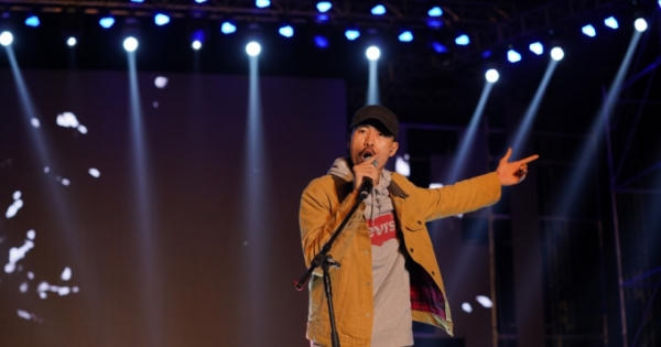 Đen lần đầu thể hiện “Đưa nhau đi trốn” phiên bản Remix trên sân khấu