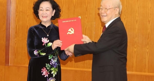 Đồng chí Trương Thị Mai giữ chức Thường trực Ban Bí thư khoá XIII