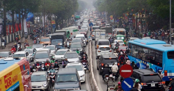 Nhiều người đang 'bỏ quên' ý thức khi tham gia giao thông?